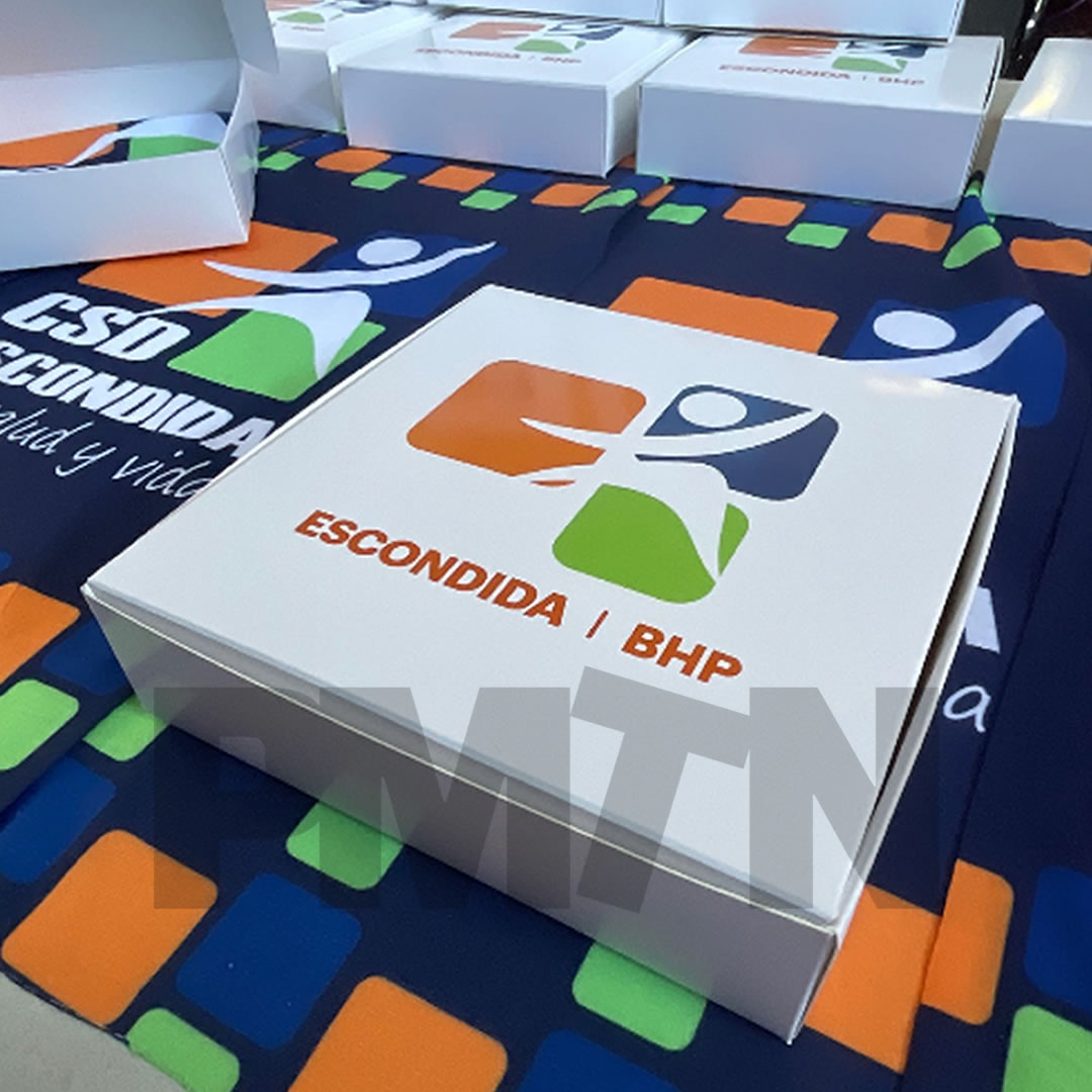 Caja Blanca con Logo2