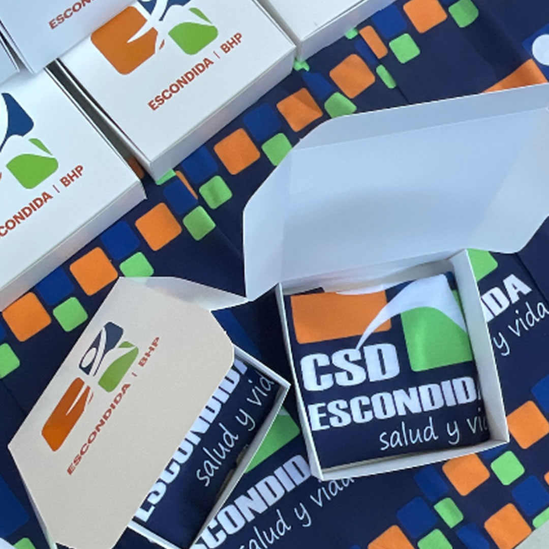 Caja Blanca con Logo2